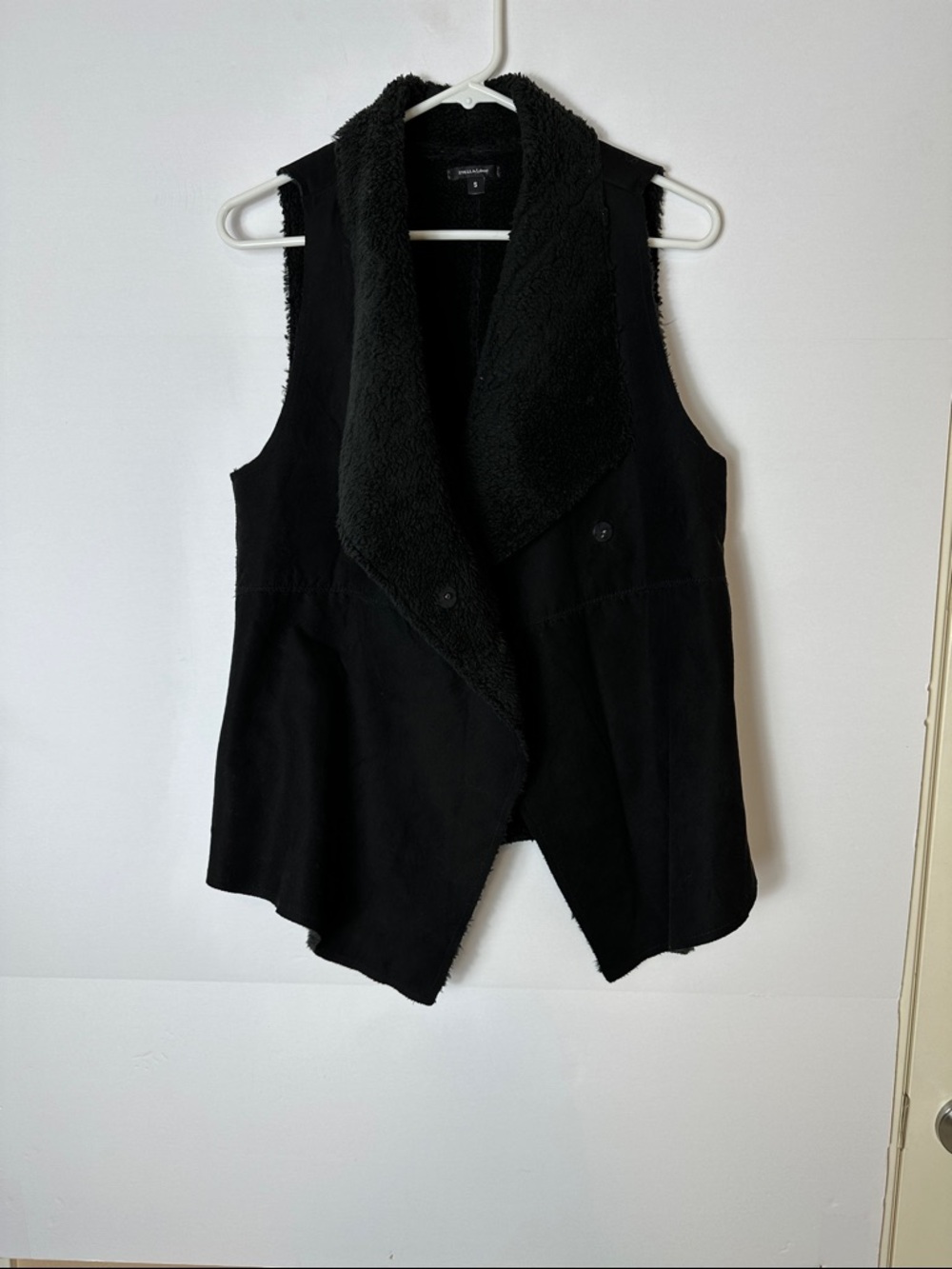 Sleeveless Black Faux-Shearling Vest - Women